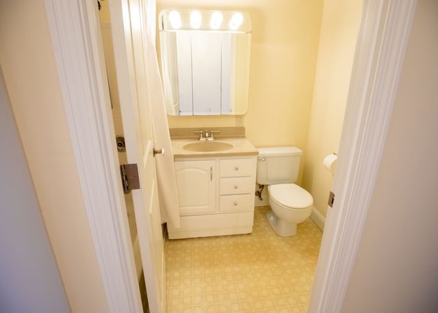 16 Balmoral Street 417, Andover, MA 01810