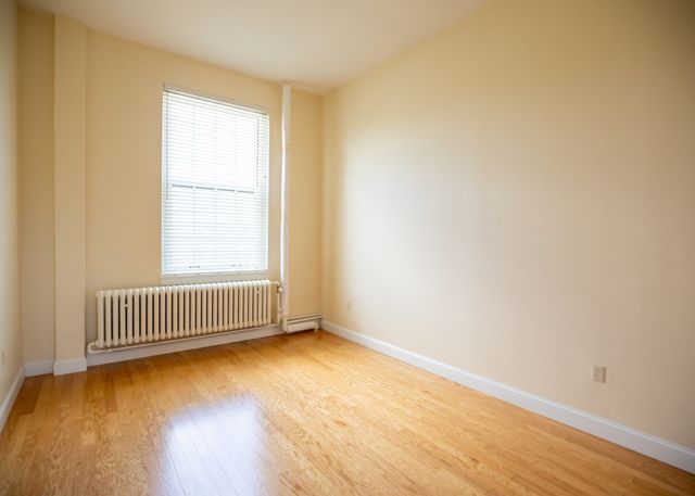 16 Balmoral Street 417, Andover, MA 01810