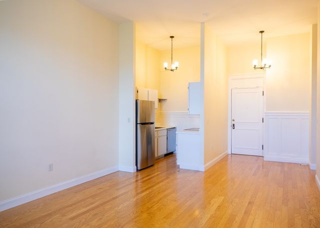16 Balmoral Street 417, Andover, MA 01810