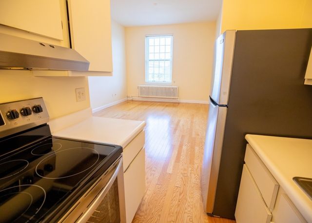 16 Balmoral Street 417, Andover, MA 01810