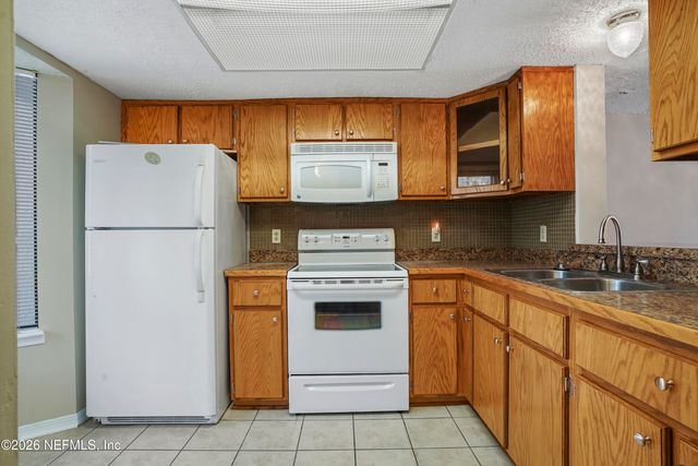 3517 PEELER Road 23, Jacksonville, FL 32277