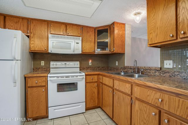 3517 PEELER Road 23, Jacksonville, FL 32277