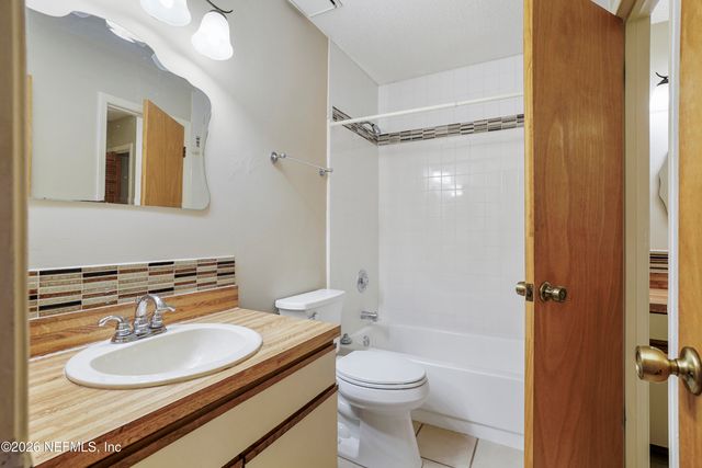 3517 PEELER Road 23, Jacksonville, FL 32277