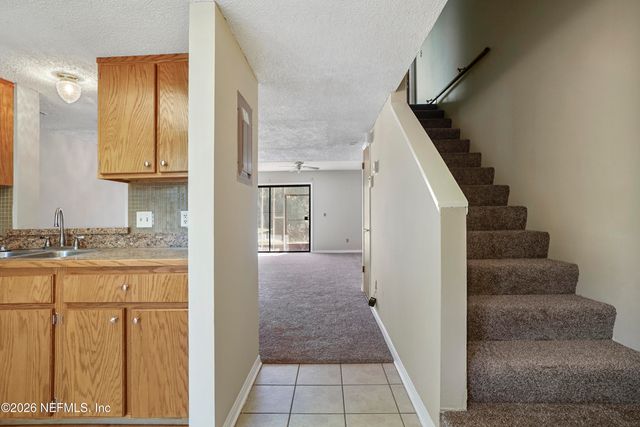 3517 PEELER Road 23, Jacksonville, FL 32277
