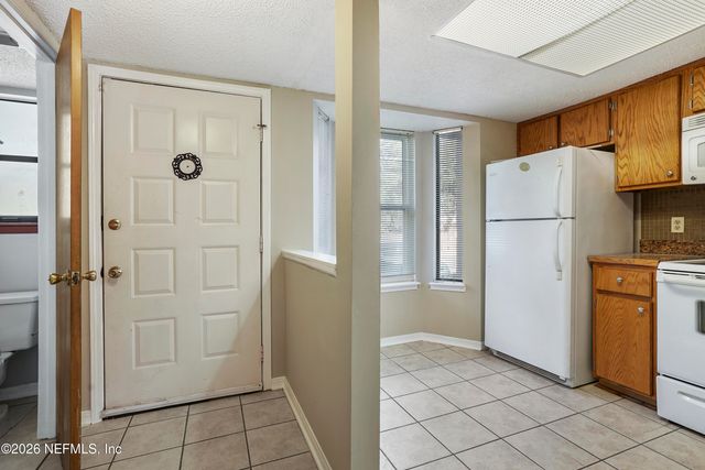 3517 PEELER Road 23, Jacksonville, FL 32277