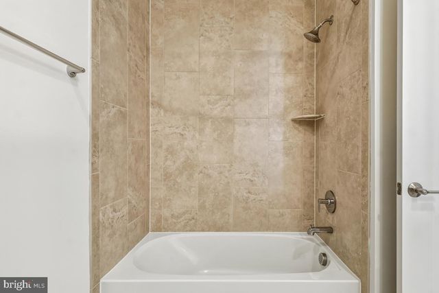 11300 EMERALD PARK RD, Potomac, MD 20854