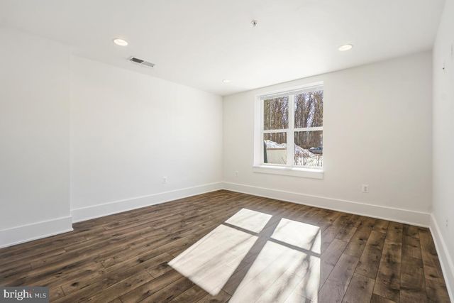 11300 EMERALD PARK RD, Potomac, MD 20854