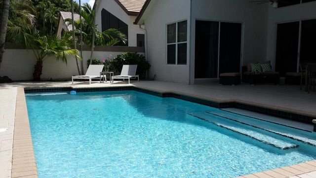 5463 NW 20th Avenue, Boca Raton, FL 33496
