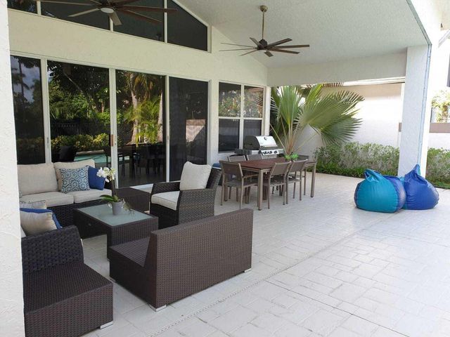 5463 NW 20th Avenue, Boca Raton, FL 33496