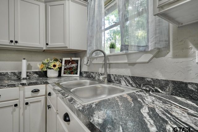 508 N Tyler St, Big Sandy, TX 75755