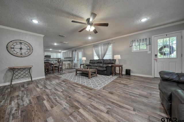 508 N Tyler St, Big Sandy, TX 75755