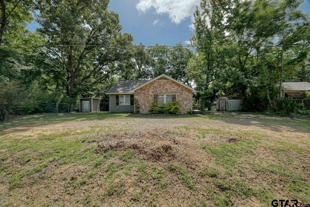 508 N Tyler St, Big Sandy, TX 75755