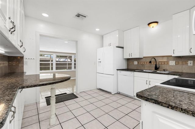 2209 WOODMERE ROAD, Venice, FL 34293