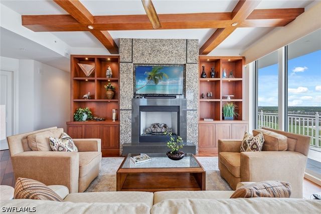13675 Vanderbilt DR 1105, Naples, FL 34110