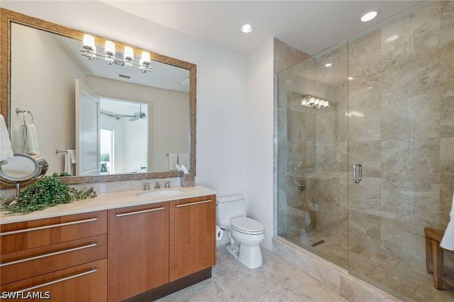 13675 Vanderbilt DR 1105, Naples, FL 34110