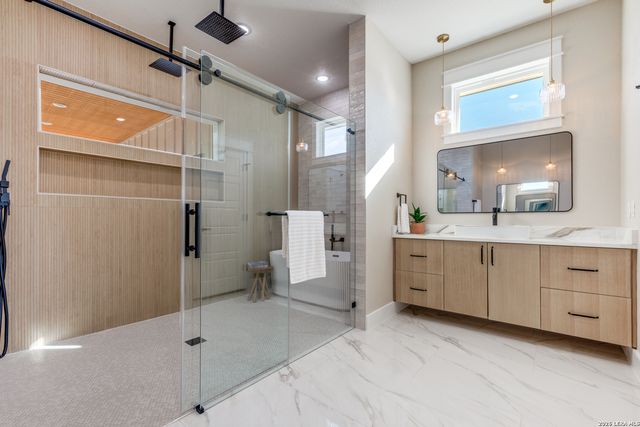 139 Sunset, La Vernia, TX 78121