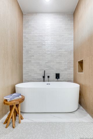 139 Sunset, La Vernia, TX 78121