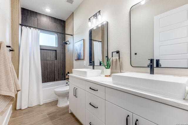 139 Sunset, La Vernia, TX 78121