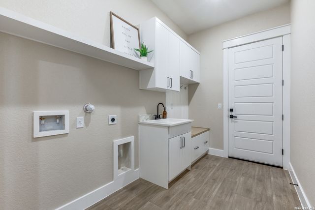 139 Sunset, La Vernia, TX 78121