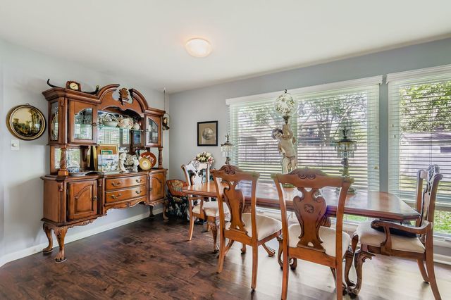 1440 Dennison Road, Hoffman Estates, IL 60169