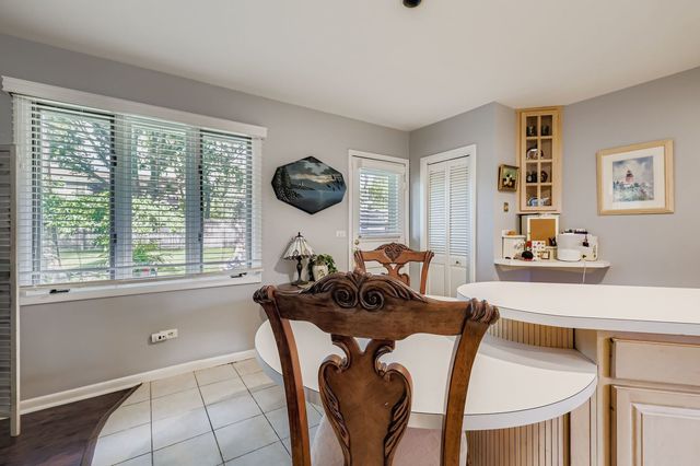 1440 Dennison Road, Hoffman Estates, IL 60169