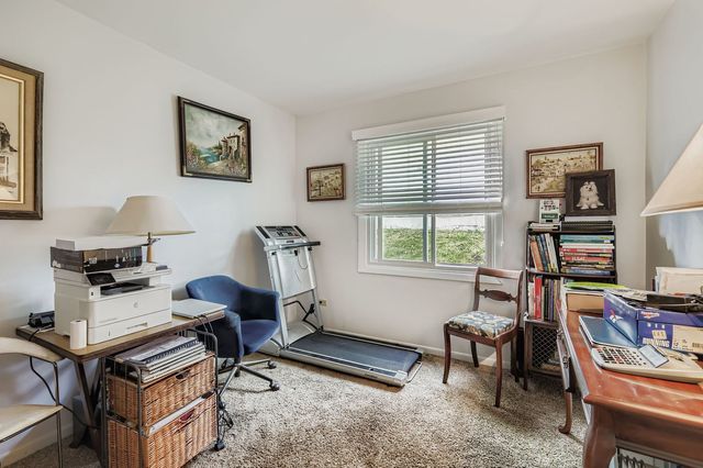 1440 Dennison Road, Hoffman Estates, IL 60169