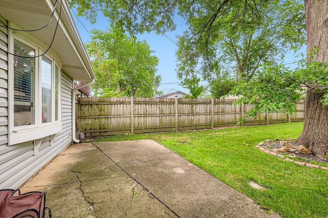 1440 Dennison Road, Hoffman Estates, IL 60169