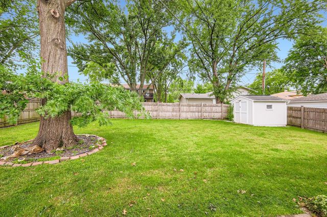 1440 Dennison Road, Hoffman Estates, IL 60169