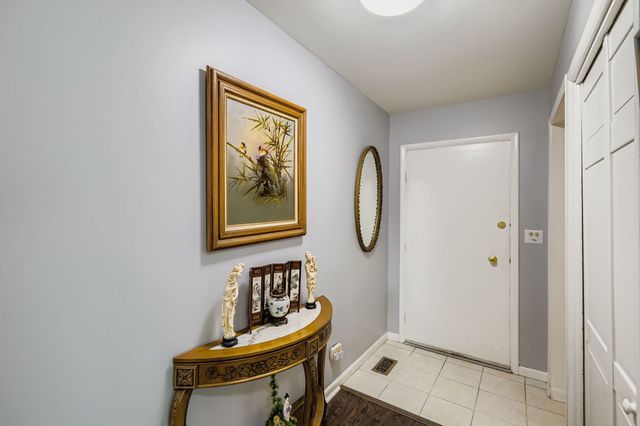 1440 Dennison Road, Hoffman Estates, IL 60169