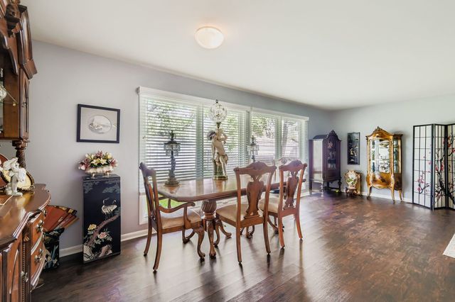 1440 Dennison Road, Hoffman Estates, IL 60169