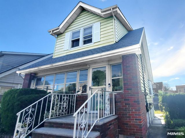 33 Garden Avenue, Belleville, NJ 07109