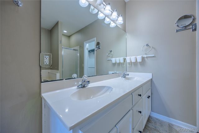 7248 Waters Edge ., Montgomery, AL 36117