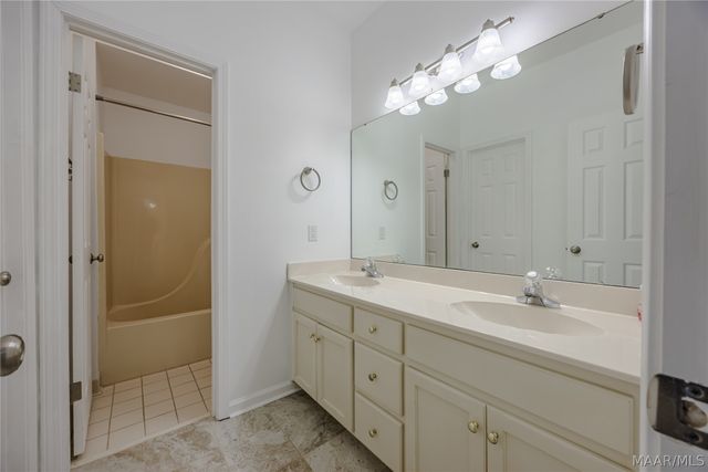 7248 Waters Edge ., Montgomery, AL 36117