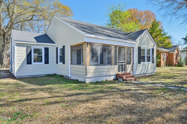 712 Fairground Road, Dunn, NC 28334