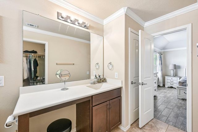 7229 Outfitter DR, Austin, TX 78744