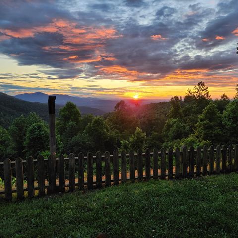 50 Doe Valley DR, Copper Hill, VA 24079