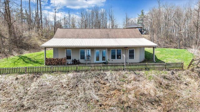 50 Doe Valley DR, Copper Hill, VA 24079