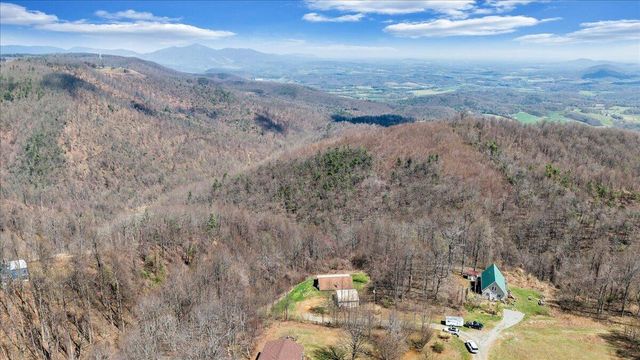 50 Doe Valley DR, Copper Hill, VA 24079