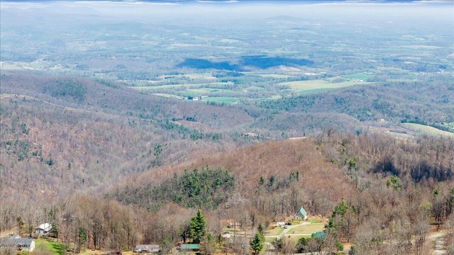 50 Doe Valley DR, Copper Hill, VA 24079