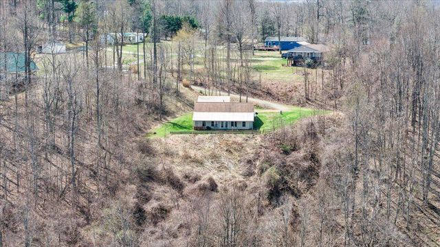50 Doe Valley DR, Copper Hill, VA 24079