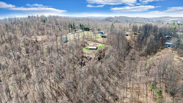 50 Doe Valley DR, Copper Hill, VA 24079