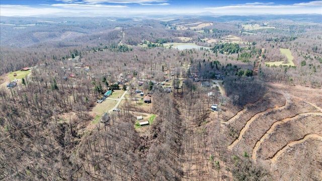 50 Doe Valley DR, Copper Hill, VA 24079