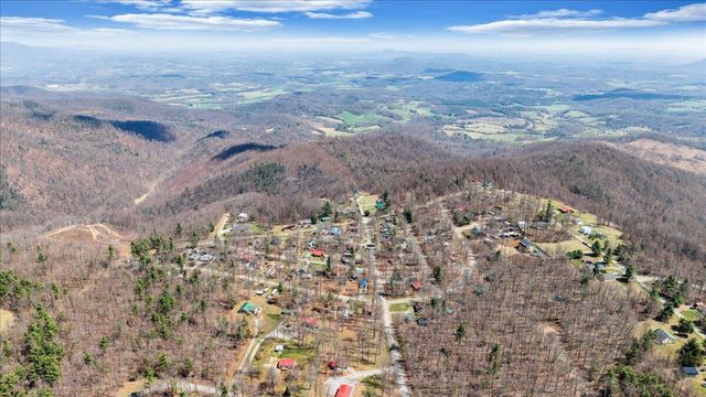 50 Doe Valley DR, Copper Hill, VA 24079