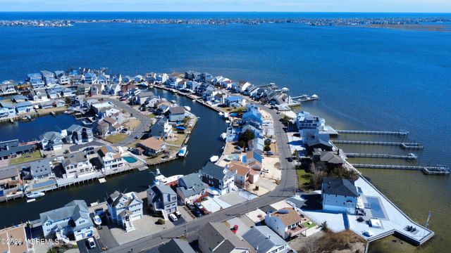 24 Rochester Drive, Brick, NJ 08723