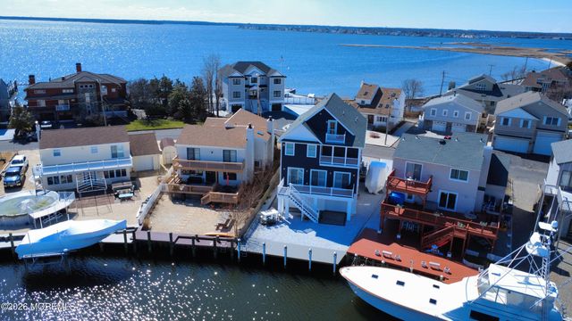 24 Rochester Drive, Brick, NJ 08723