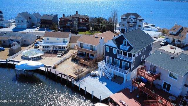 24 Rochester Drive, Brick, NJ 08723