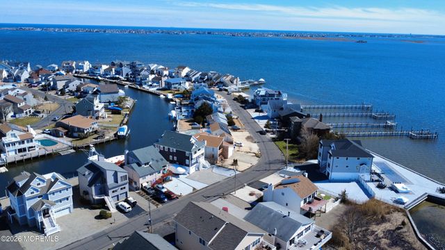 24 Rochester Drive, Brick, NJ 08723