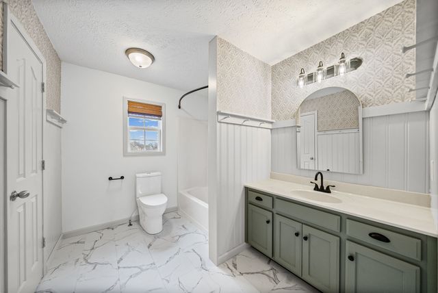 55 West Dr, Clarksville, TN 37040