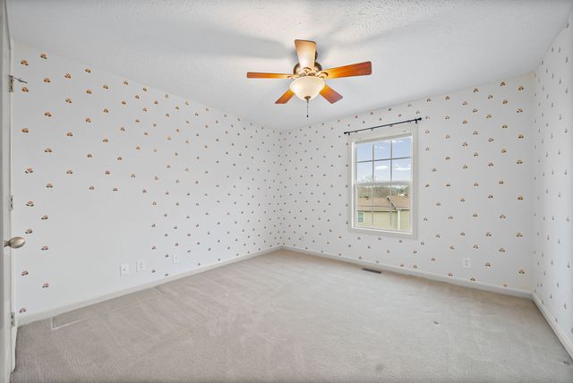 55 West Dr, Clarksville, TN 37040