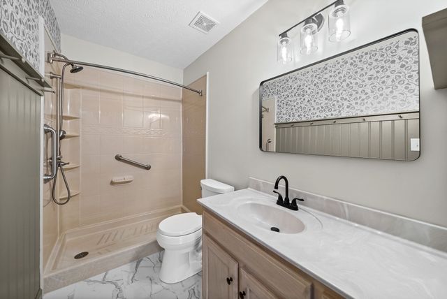 55 West Dr, Clarksville, TN 37040